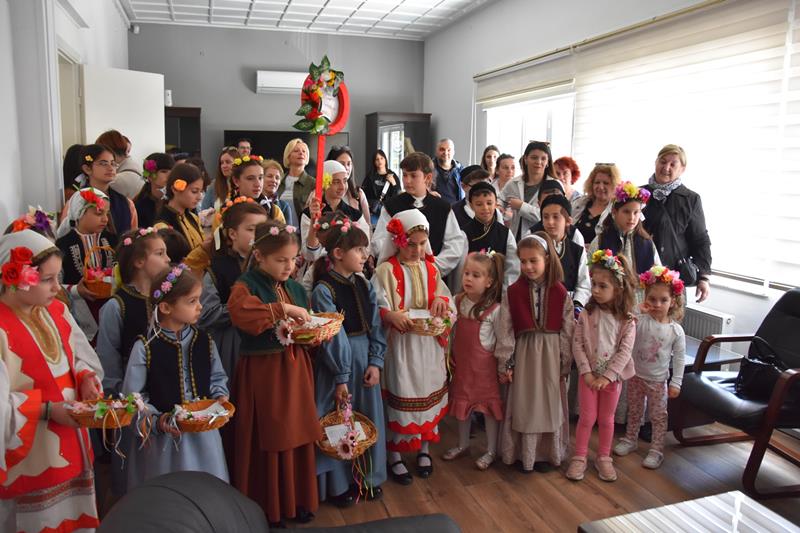 Το έθιμο «Λαζαρίνες» από το Λύκειο Ελληνίδων Νάουσας 